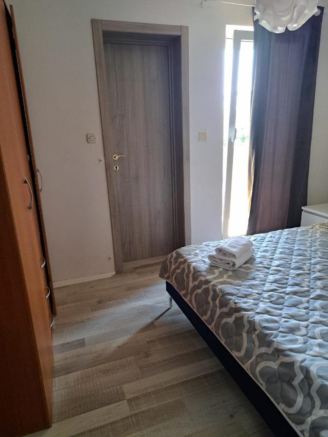 Tebi I Meni Appartamento Zagabria Esterno foto