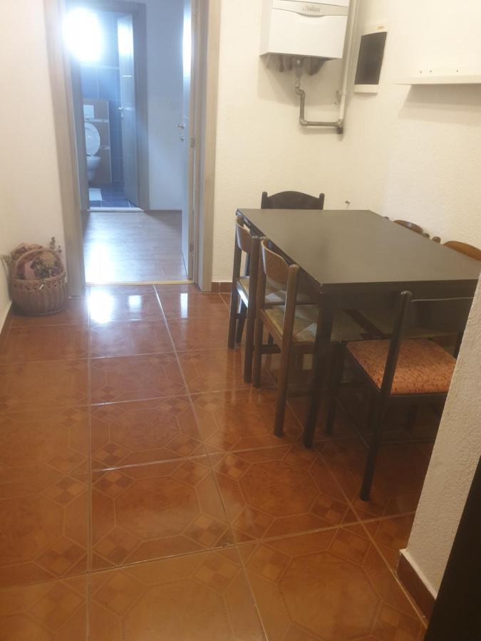 Tebi I Meni Appartamento Zagabria Esterno foto