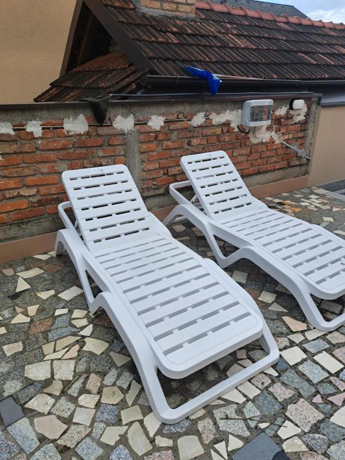 Tebi I Meni Appartamento Zagabria Esterno foto
